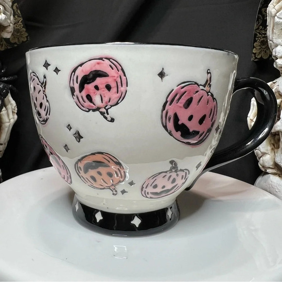 Potters Studio 2024 Halloween Spooky Seaon Ceramic Pink Black Pumpkin Mugs x2 - Picture 6 of 14